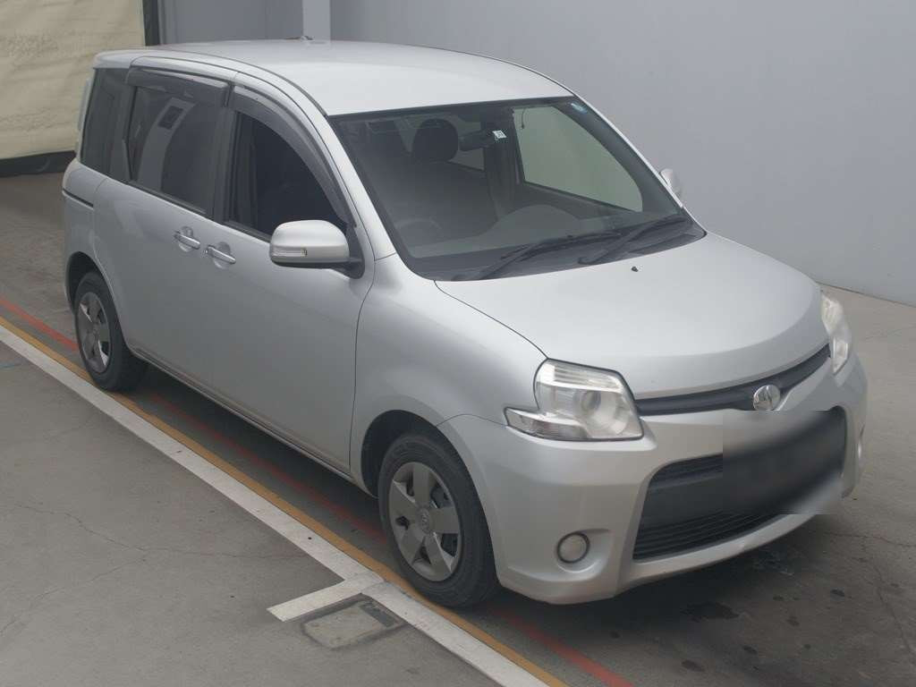 2013 Toyota Sienta NCP81G[2]