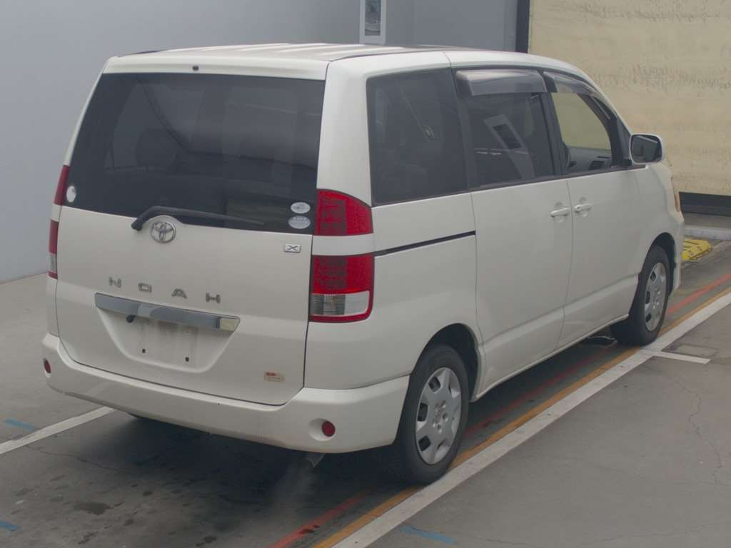 2006 Toyota Noah AZR60G[1]