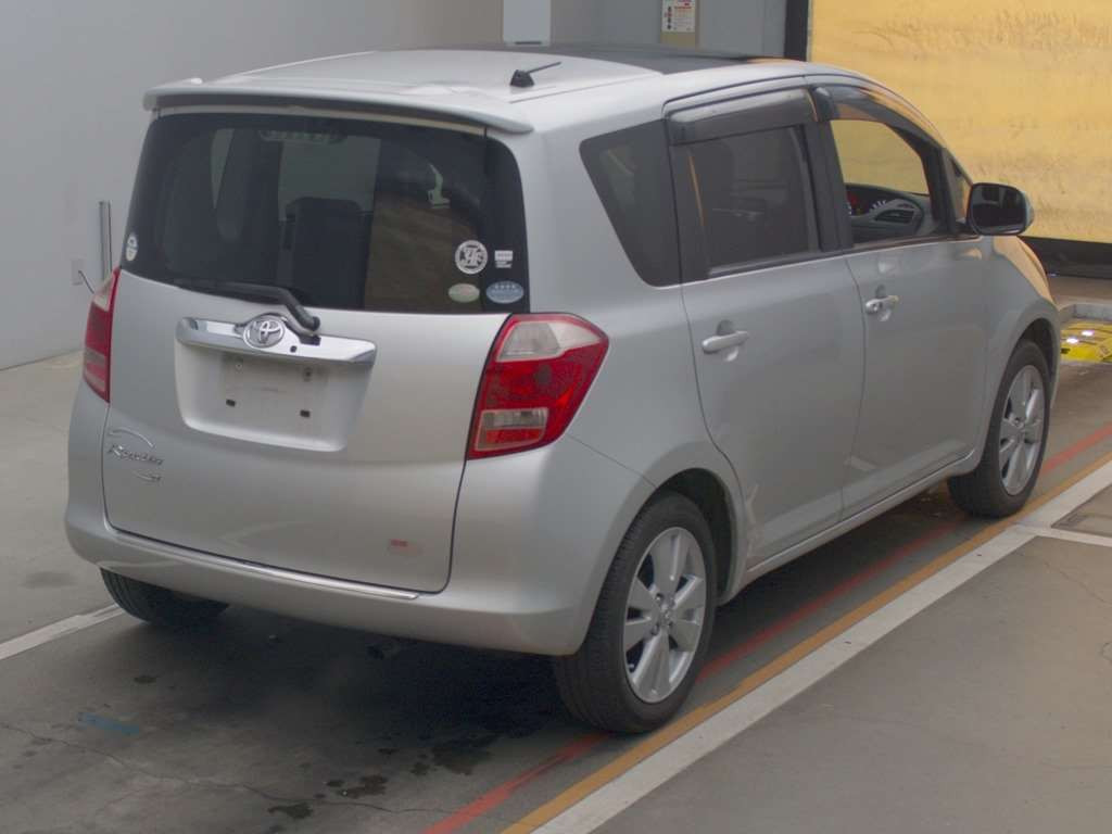 2007 Toyota Ractis NCP100[1]