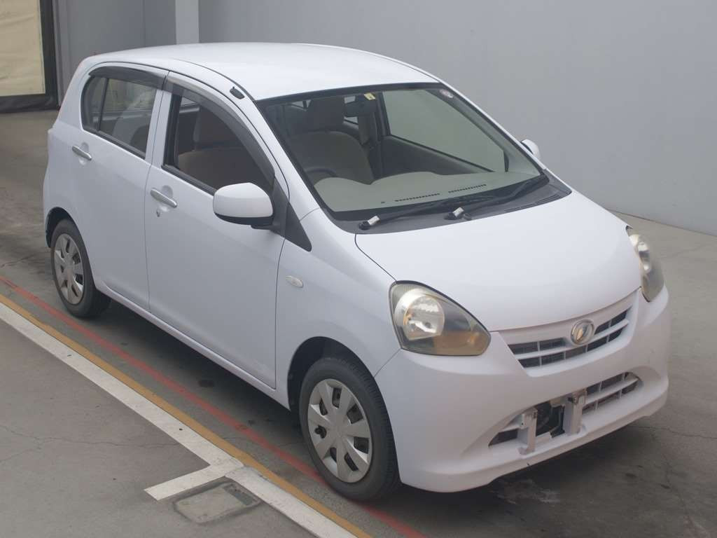 2012 Daihatsu Mira es LA300S[2]