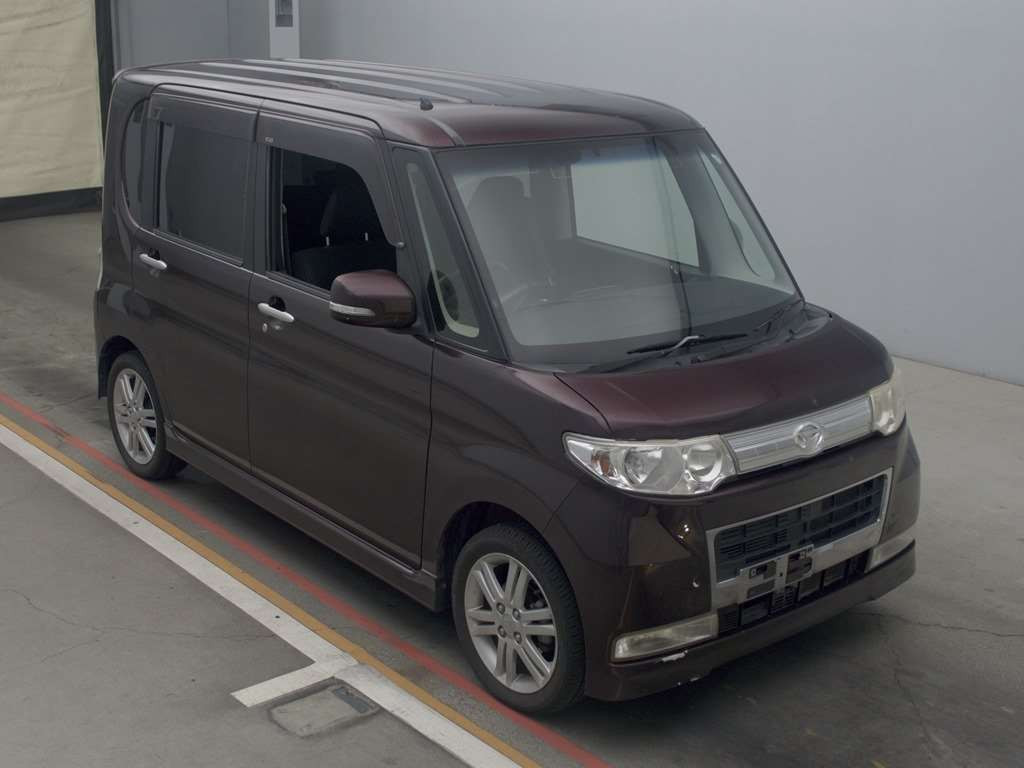 2010 Daihatsu Tanto L385S[2]