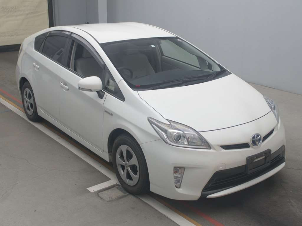 2014 Toyota Prius ZVW30[2]