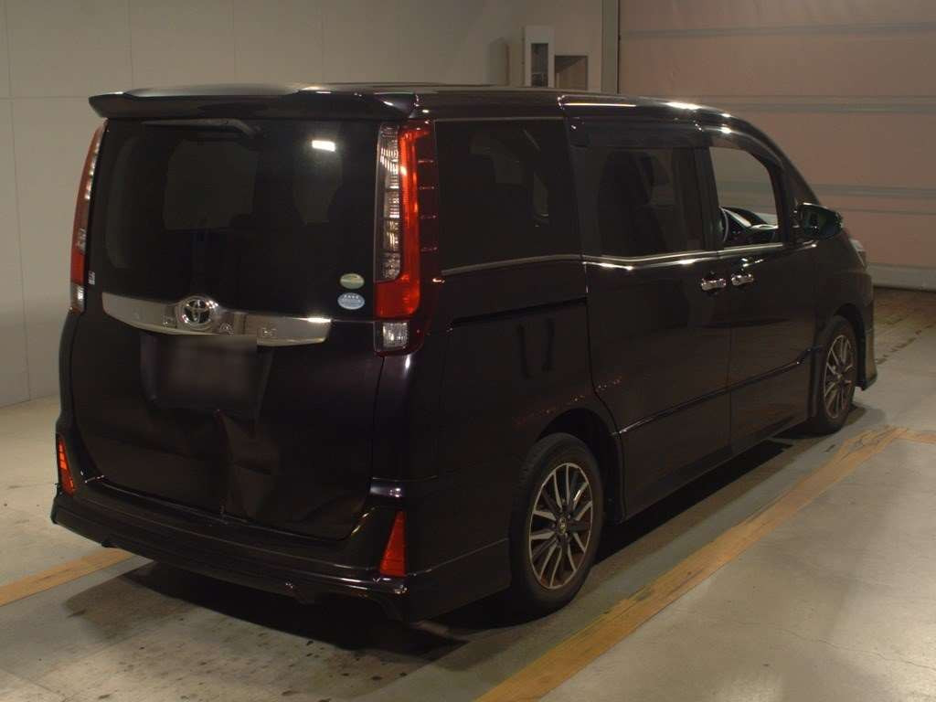 2014 Toyota Noah ZRR80W[1]