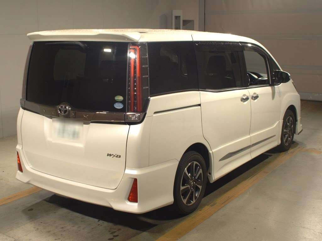 2017 Toyota Noah ZRR80W[1]