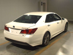 2013 Toyota Crown Hybrid