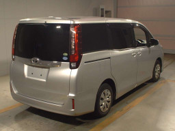 2015 Toyota Noah