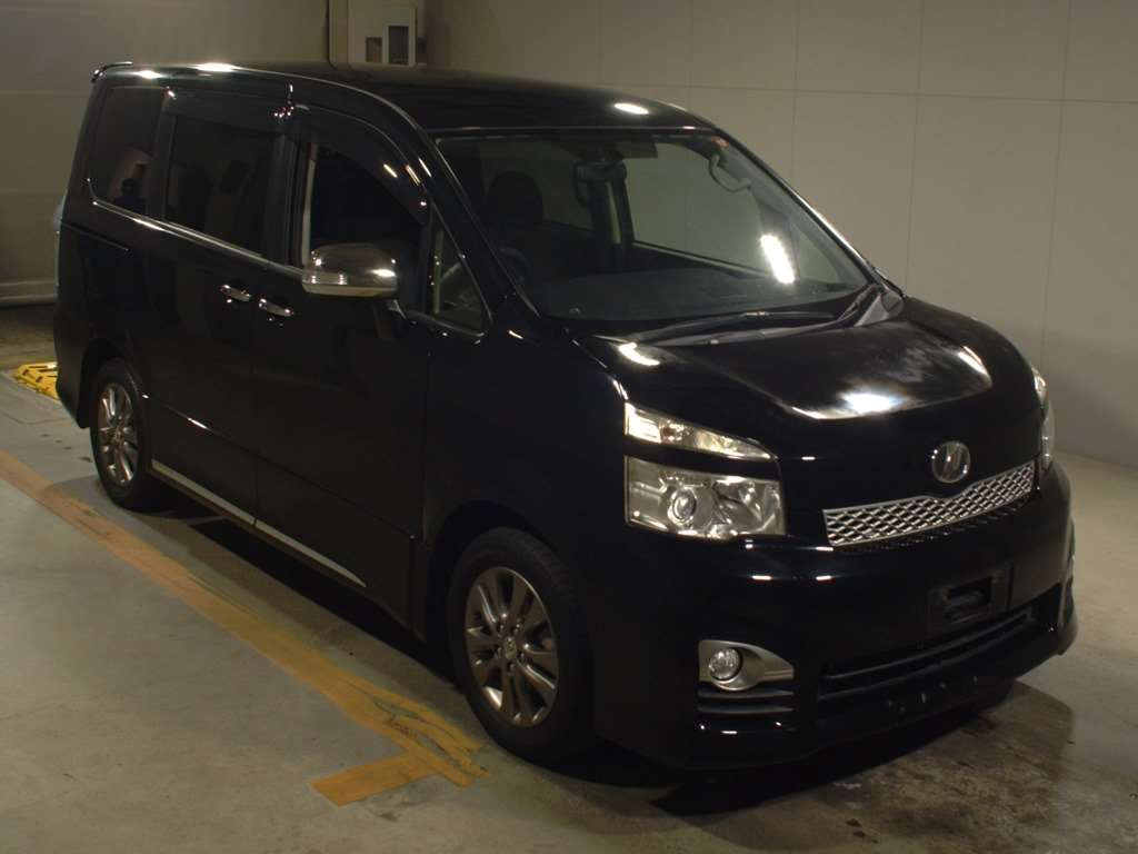 2012 Toyota Voxy ZRR70W[2]