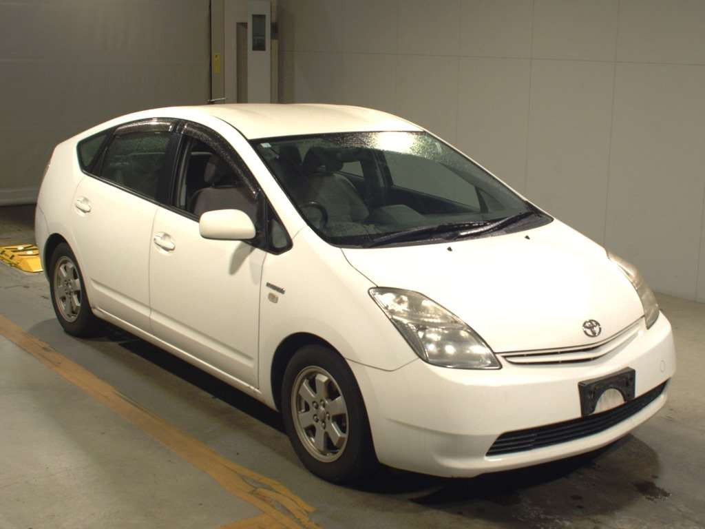 2010 Toyota Prius NHW20[2]