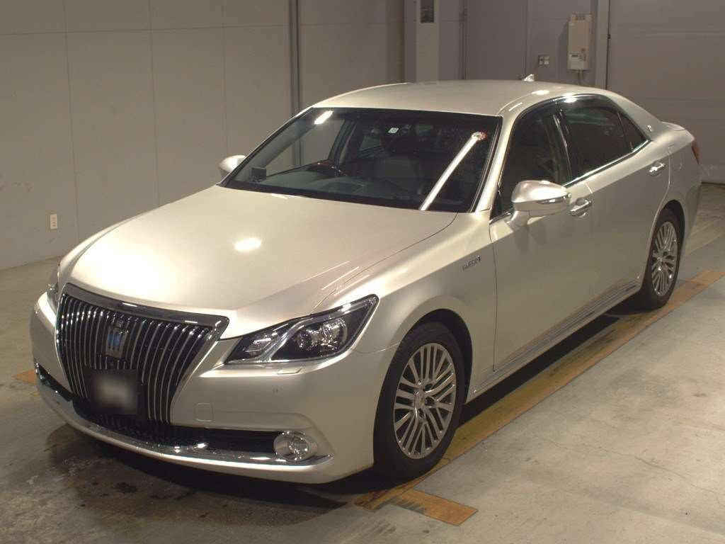 2015 Toyota Crown Majesta GWS214[0]