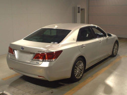 2015 Toyota Crown Majesta