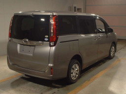 2015 Toyota Noah