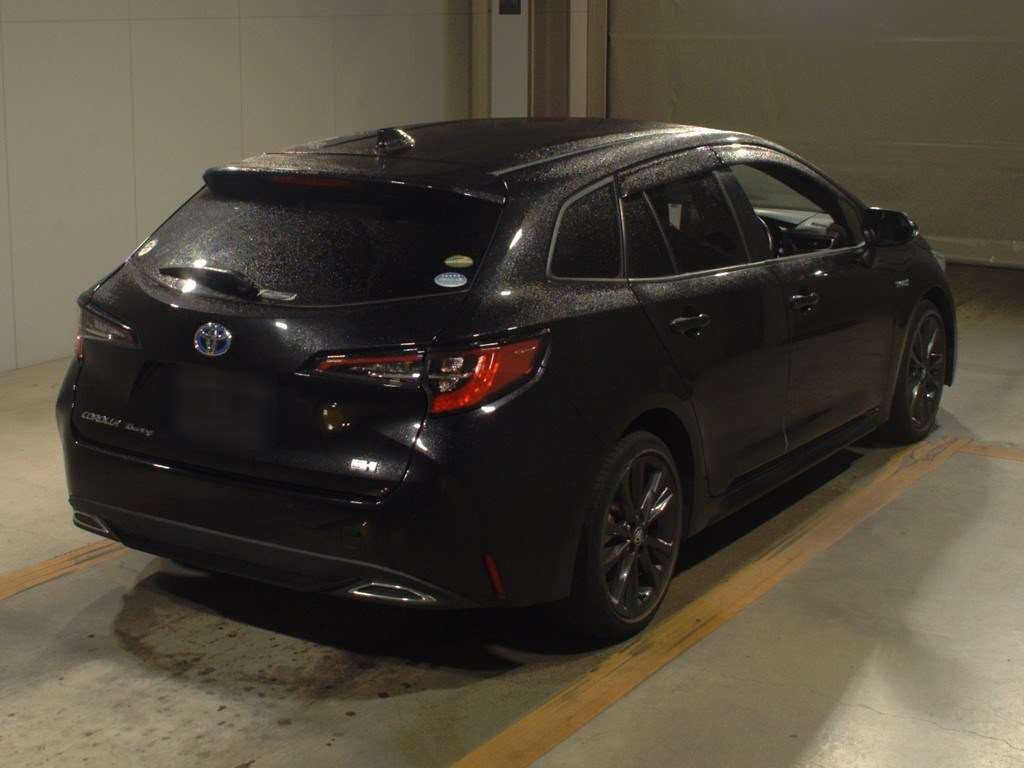 2020 Toyota Corolla Touring Wagon ZWE211W[1]