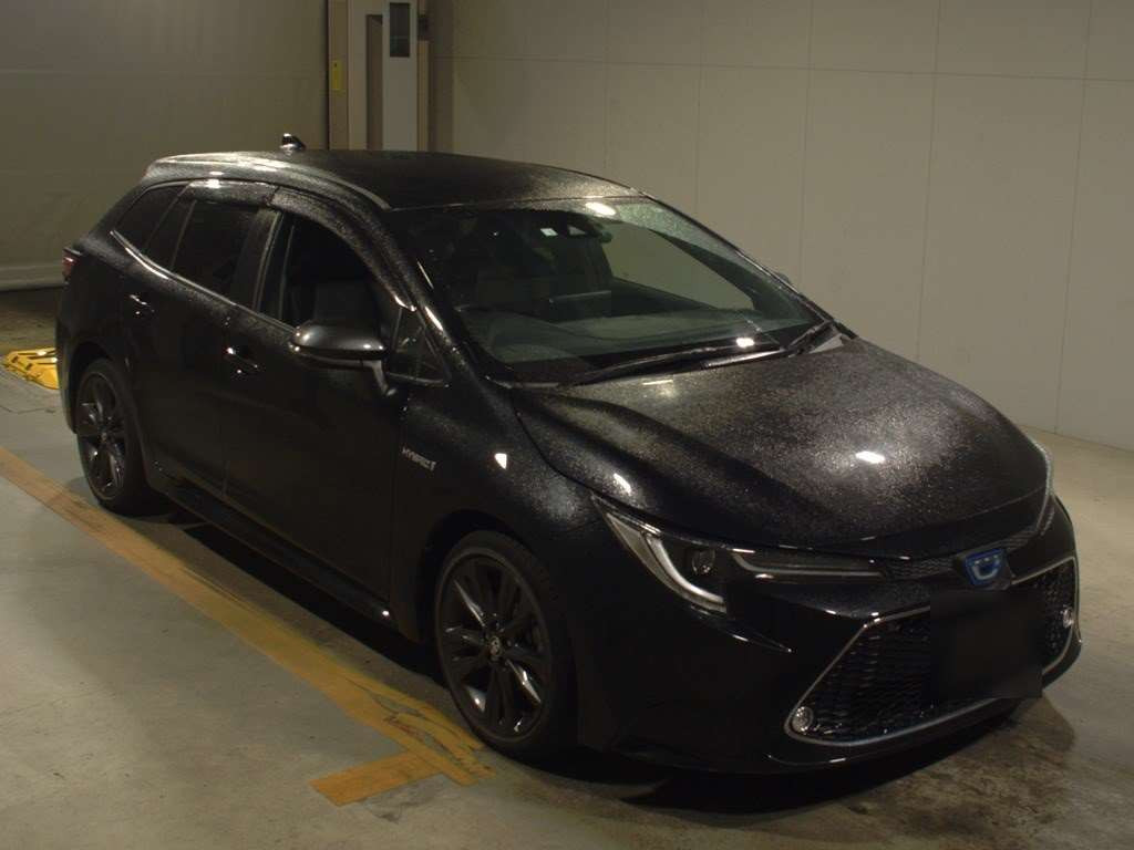 2020 Toyota Corolla Touring Wagon ZWE211W[2]