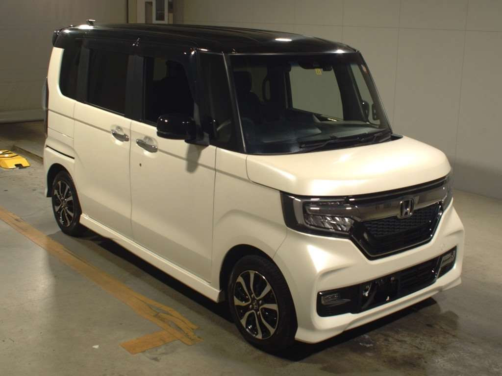 2017 Honda N-BOX CUSTOM JF3[2]