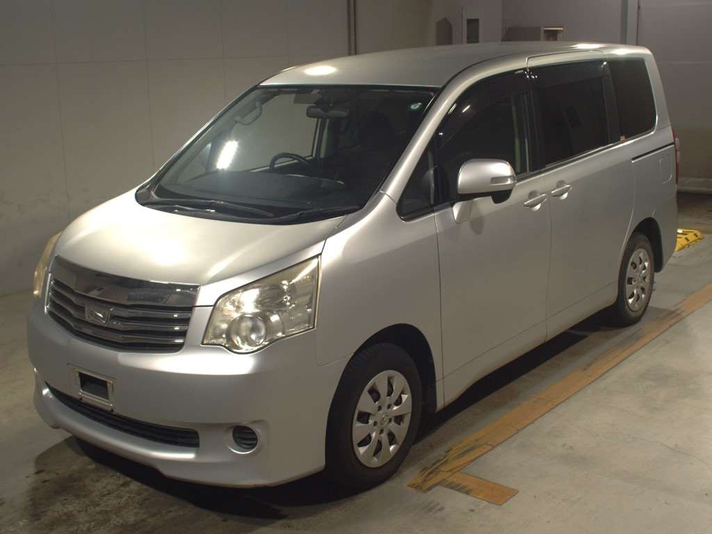 2010 Toyota Noah ZRR70G[0]