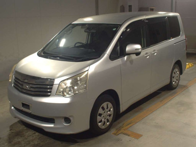 2010 Toyota Noah