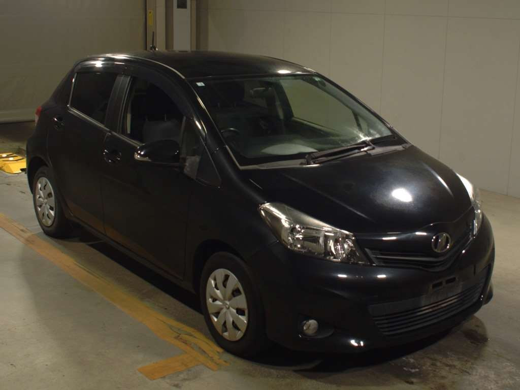 2012 Toyota Vitz NSP130[2]