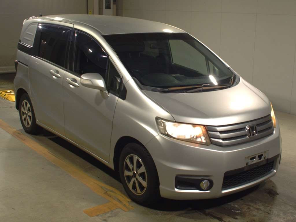 2012 Honda Freed Spike GB3[2]