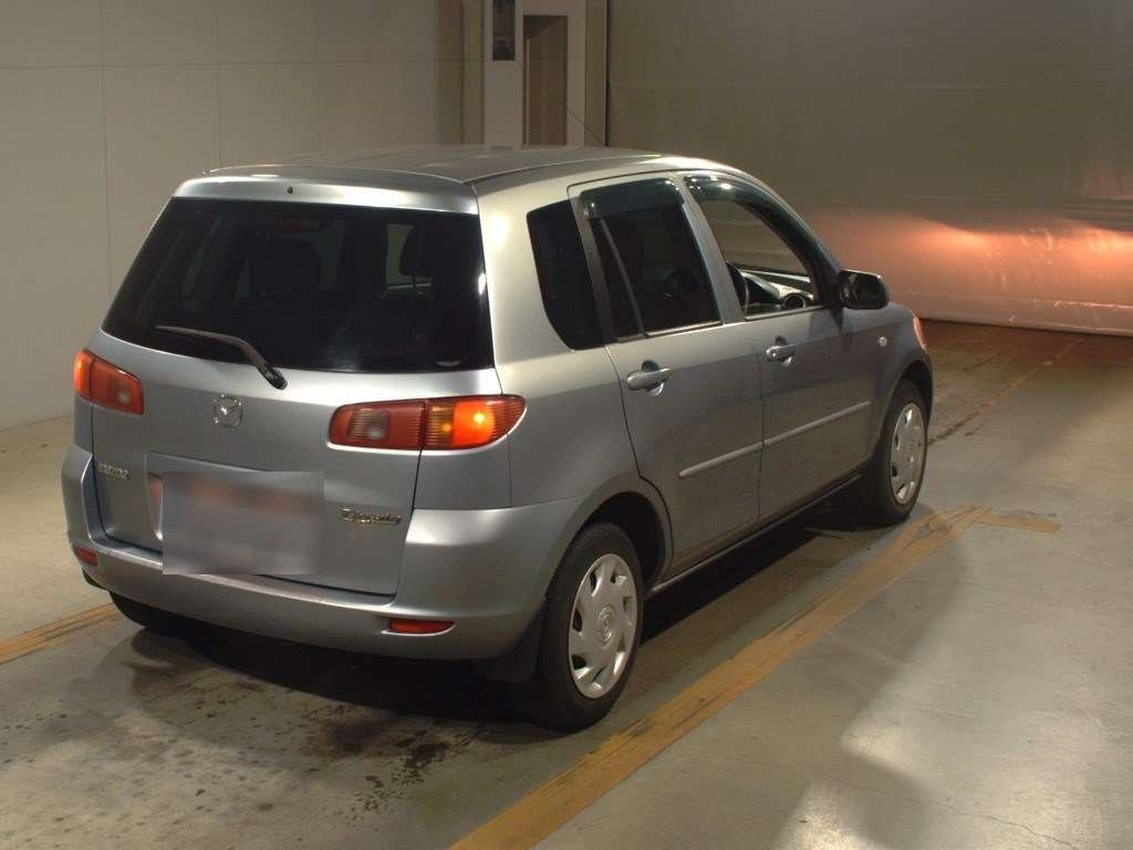 2003 Mazda Demio DY3W[1]