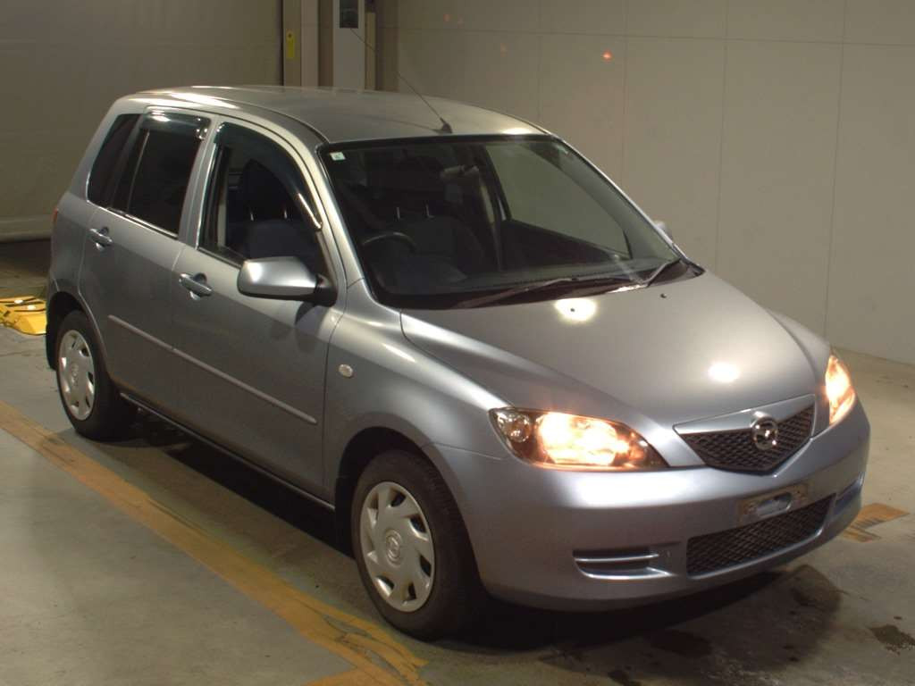 2003 Mazda Demio DY3W[2]