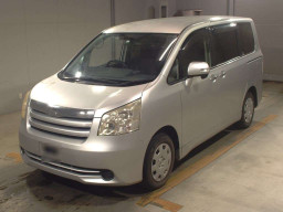 2010 Toyota Noah