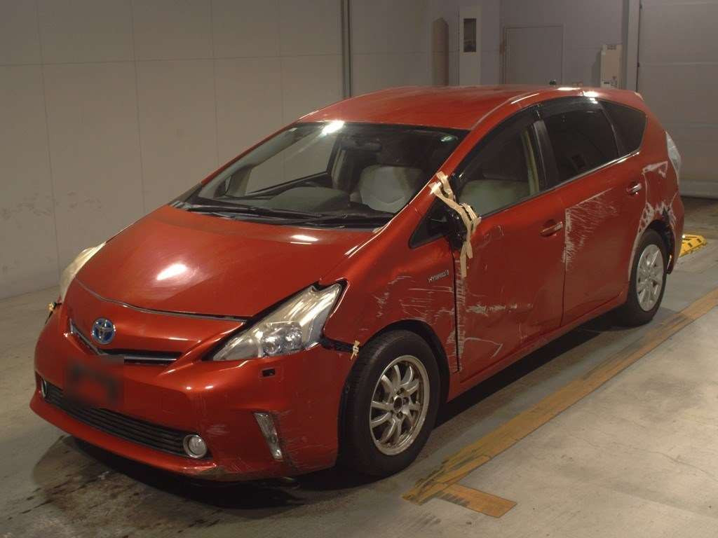 2011 Toyota Prius alpha ZVW41W[0]