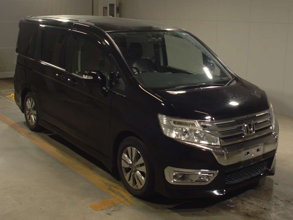 2013 Honda Step WGN Spada RK5[2]