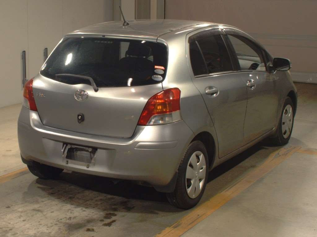 2008 Toyota Vitz SCP90[1]