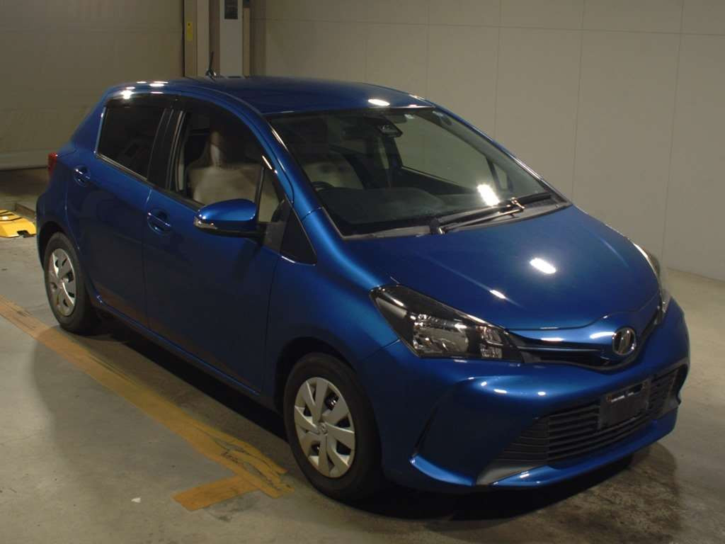 2015 Toyota Vitz NSP130[2]