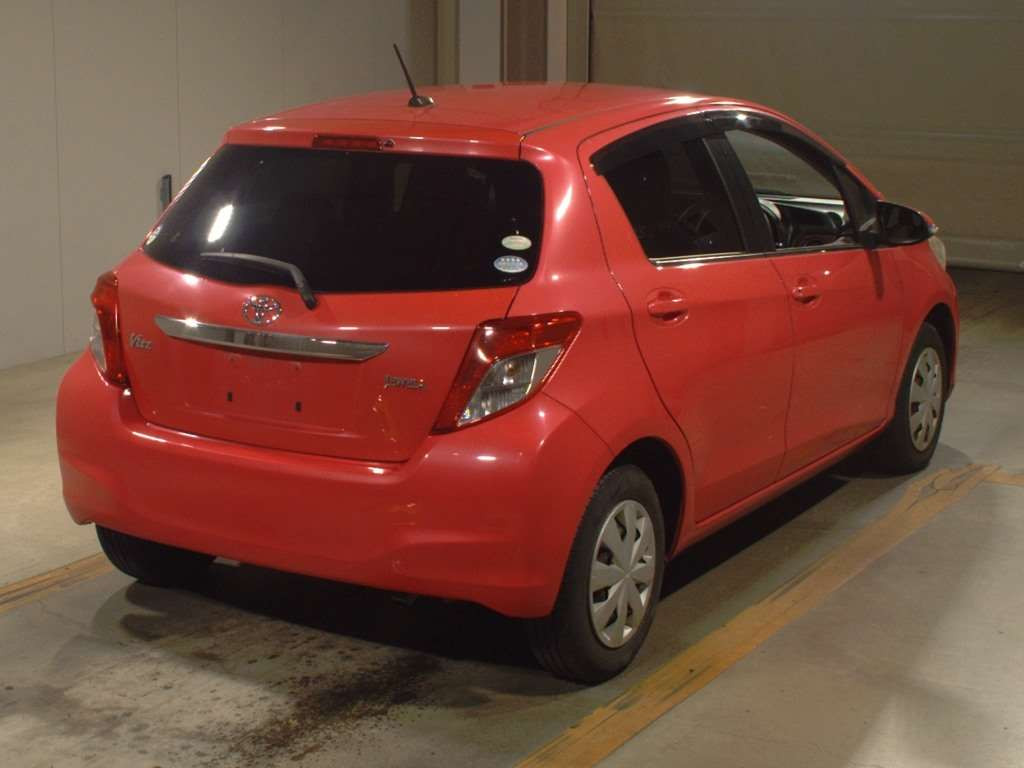 2011 Toyota Vitz KSP130[1]