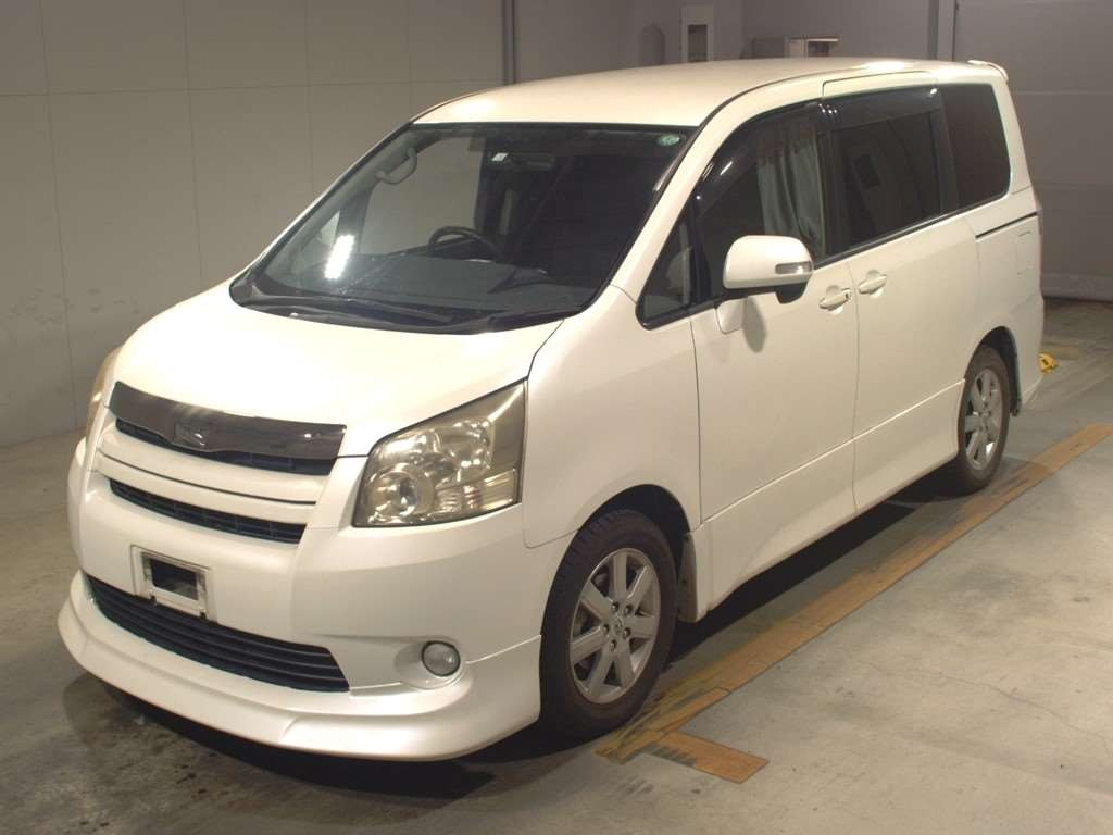 2010 Toyota Noah ZRR70W[0]