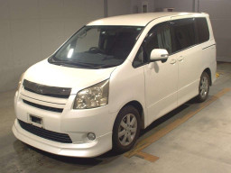 2010 Toyota Noah