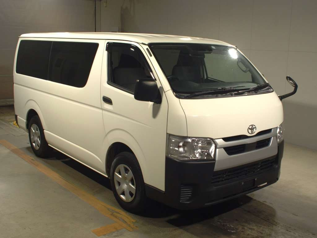 2020 Toyota Hiace Van TRH200V[2]