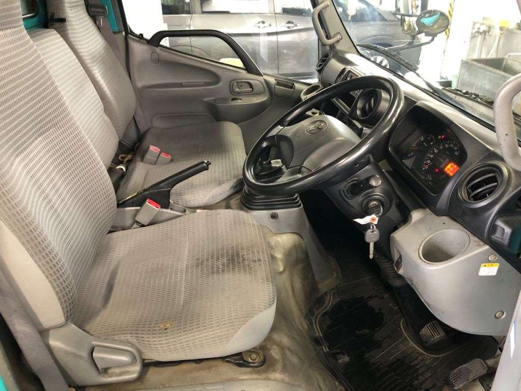 2016 Toyota Dyna Truck XZC605[2]