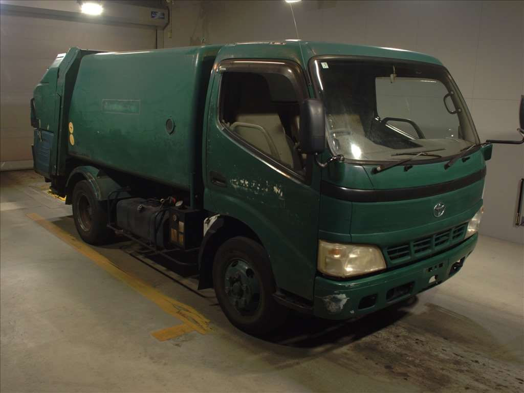 2005 Toyota Dyna Truck XZU404[2]