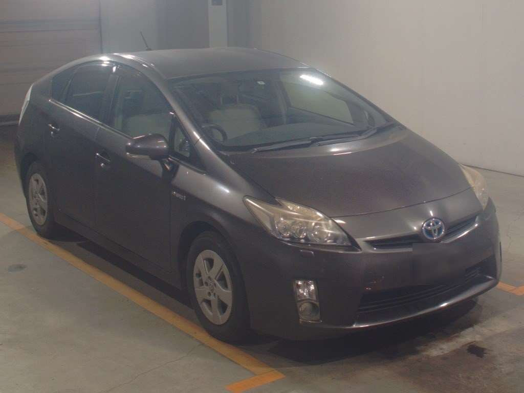 2011 Toyota Prius ZVW30[2]