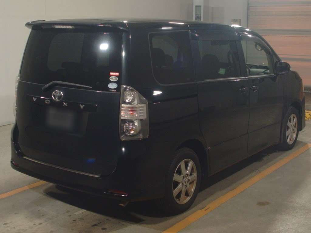 2009 Toyota Voxy ZRR70W[1]