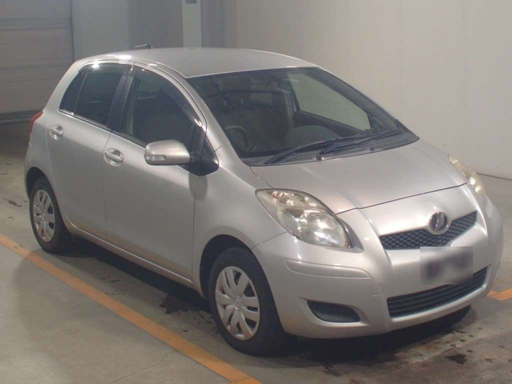 2010 Toyota Vitz SCP90[2]