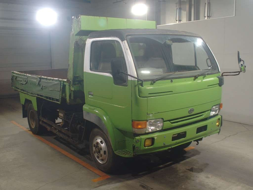 1995 UD Trucks Condor MK211ASD[2]