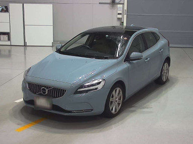 2019 Volvo V40