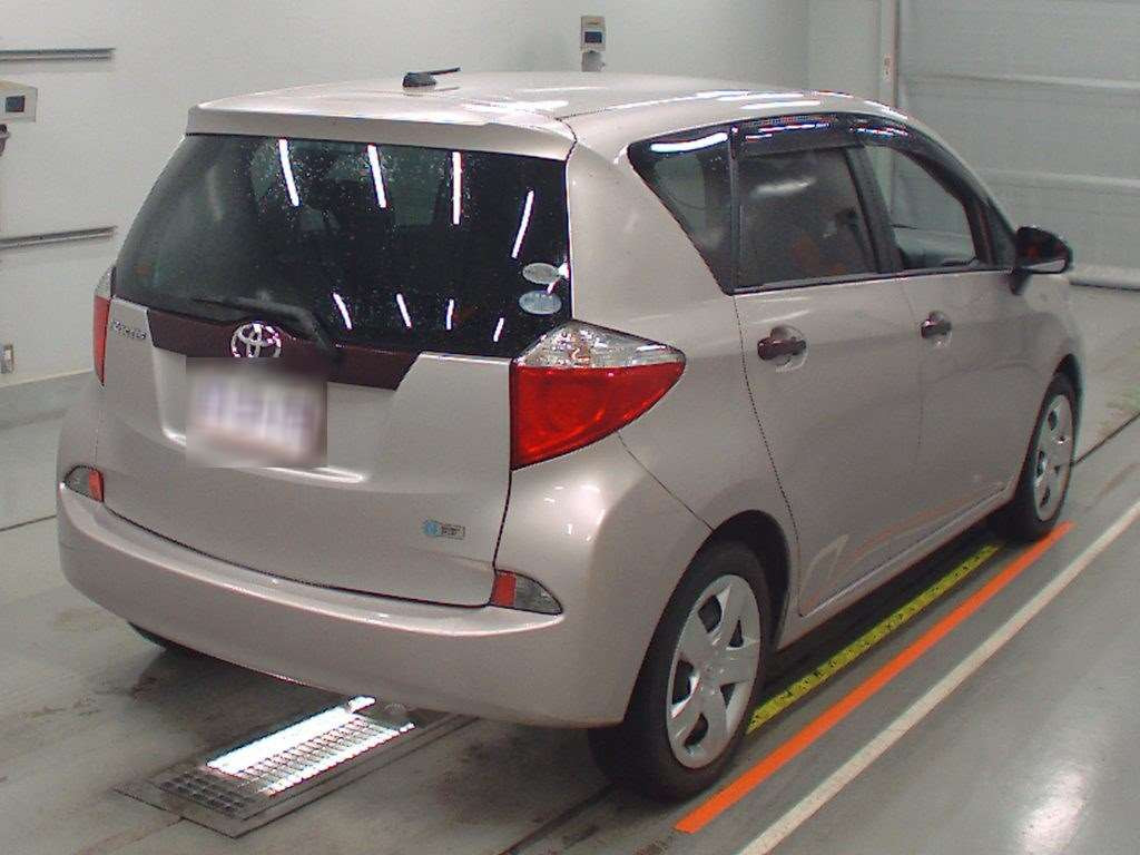 2011 Toyota Ractis NSP120[1]