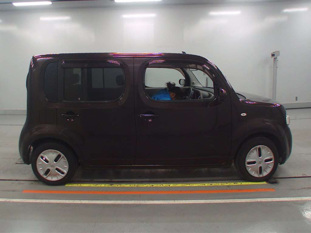 2010 Nissan Cube Z12[2]