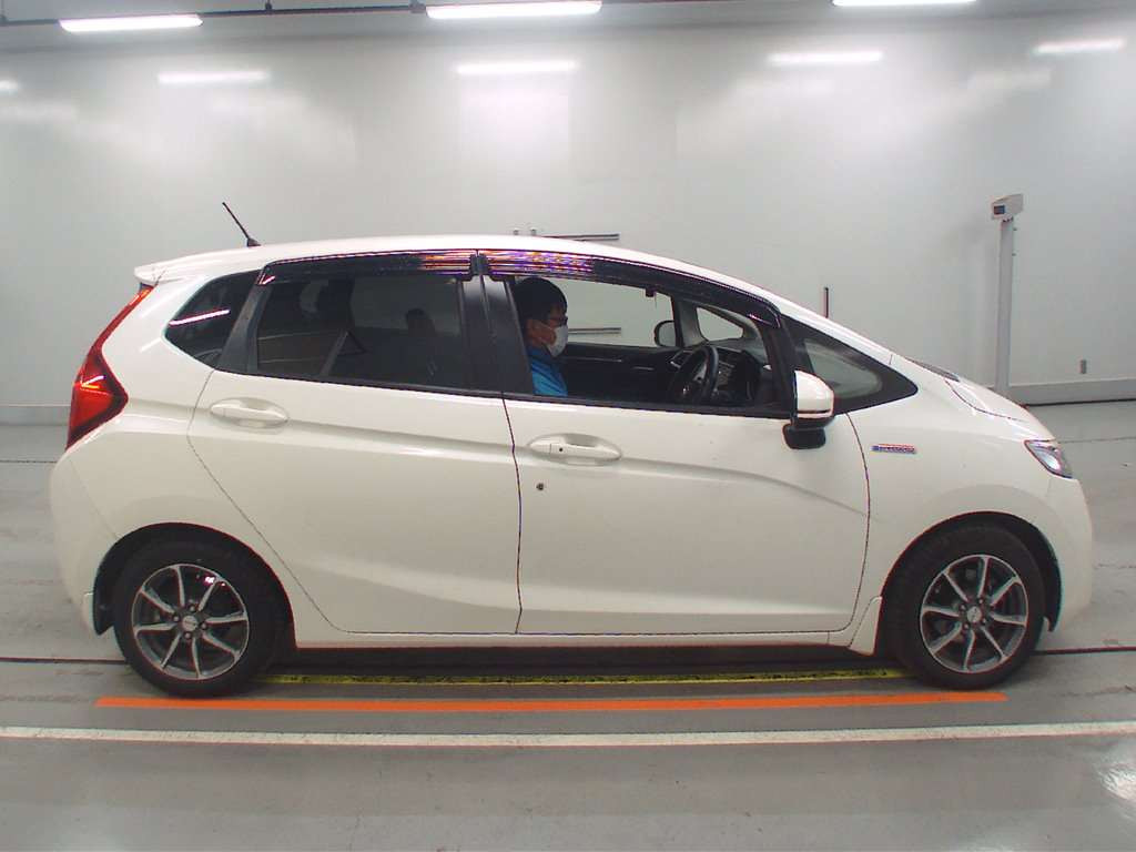 2014 Honda Fit Hybrid GP5[2]