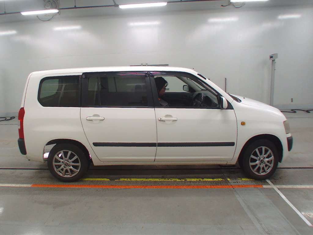 2013 Toyota Probox Wagon NCP58G[2]