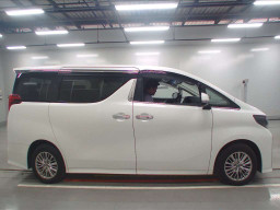 2023 Toyota Alphard Hybrid