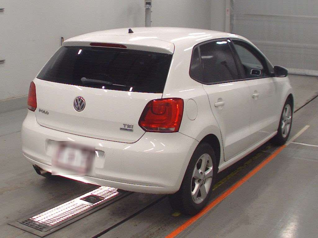 2014 Volkswagen Polo 6RCBZ[1]