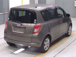 2010 Toyota Ractis