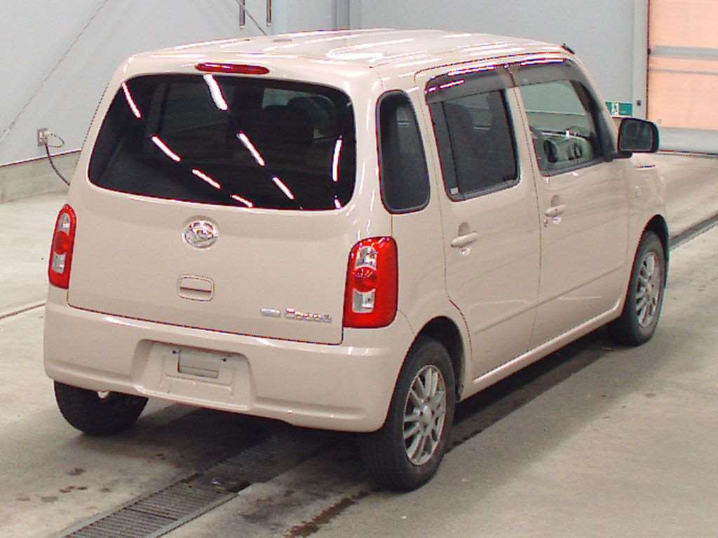 2010 Daihatsu Mira Cocoa L675S[1]