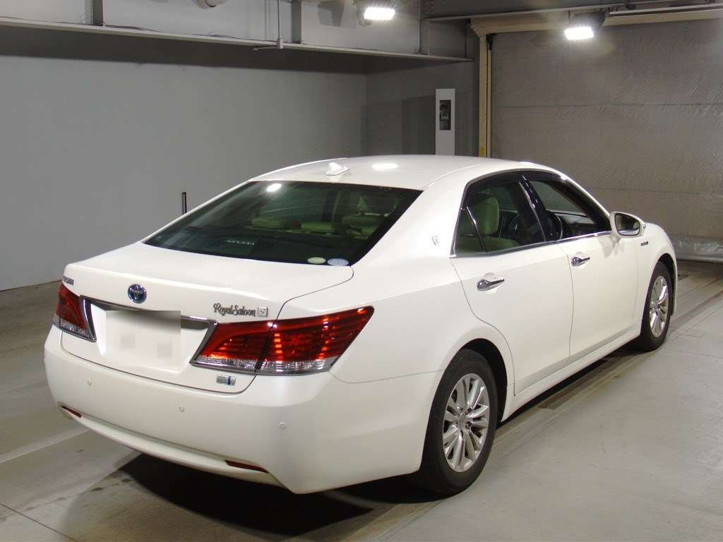 2013 Toyota Crown Hybrid AWS210[1]