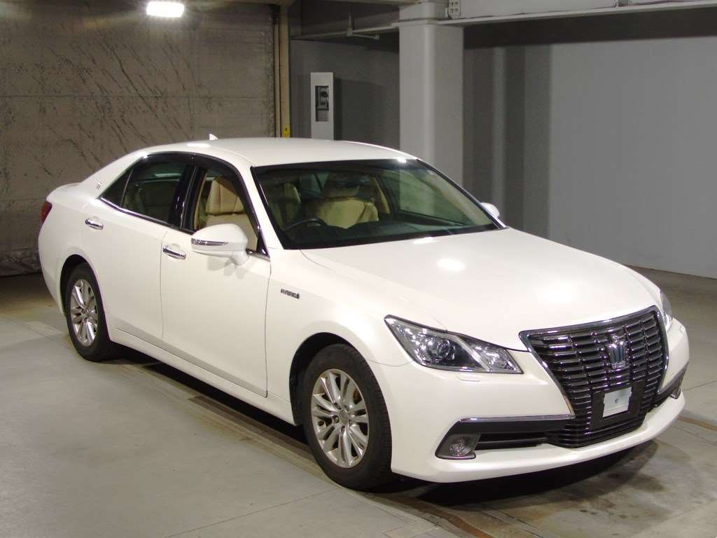 2013 Toyota Crown Hybrid AWS210[2]